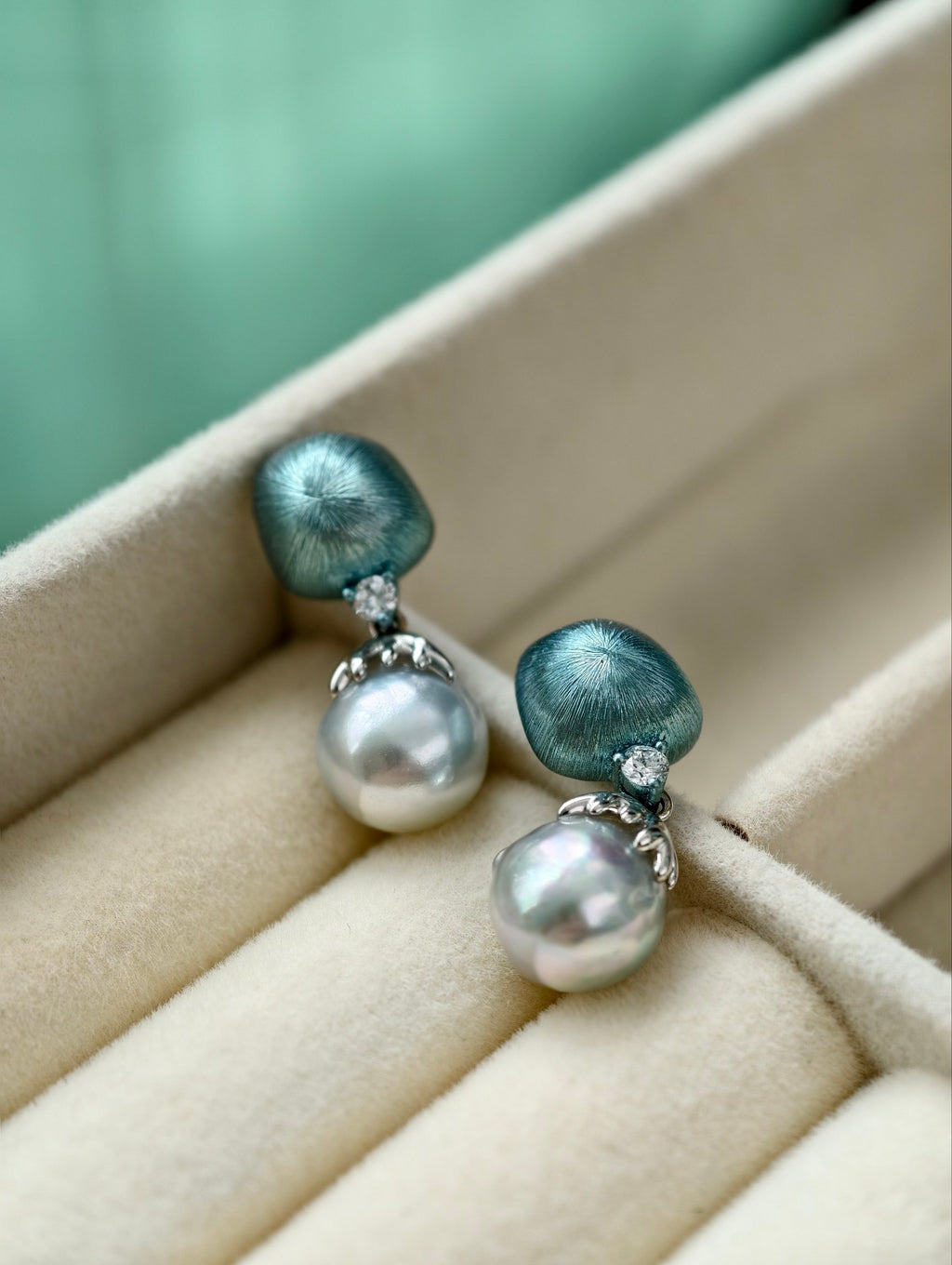 Luna Veil Pearl Earrings
