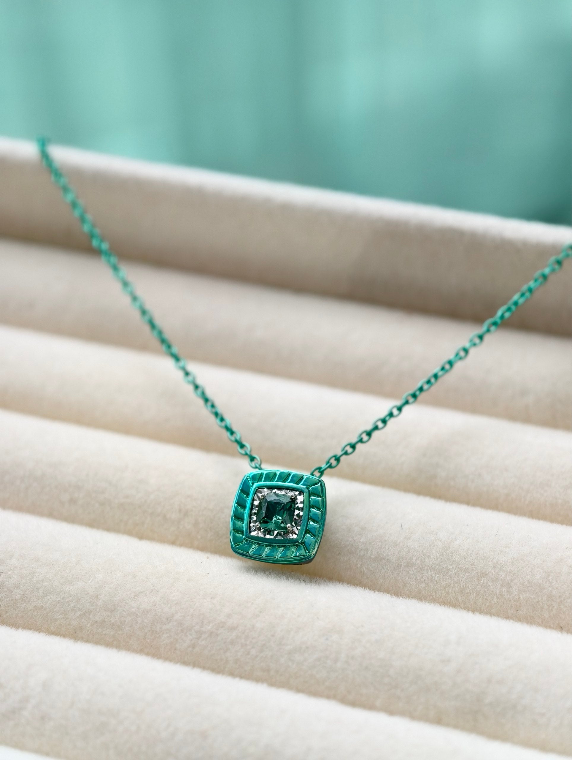 Verdant Aura Pendant