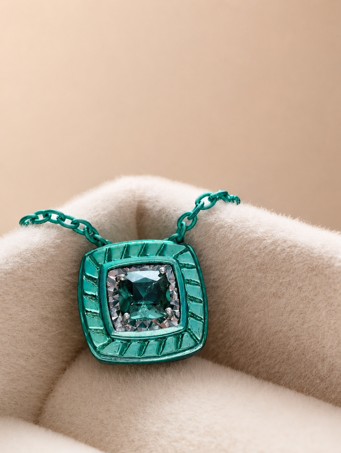 Verdant Aura Pendant