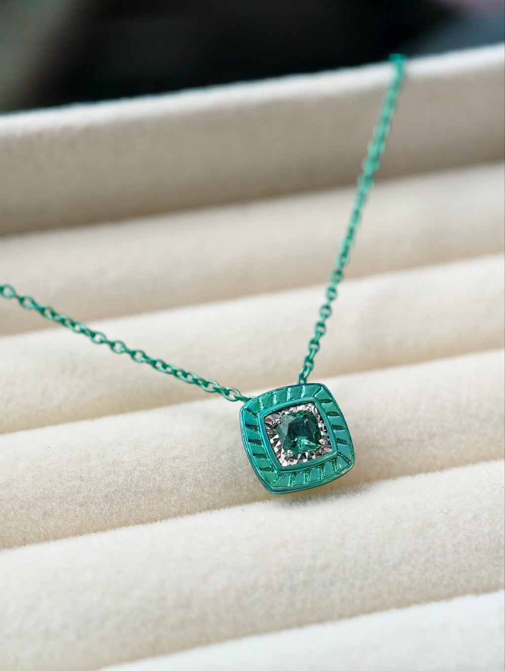 Verdant Aura Pendant