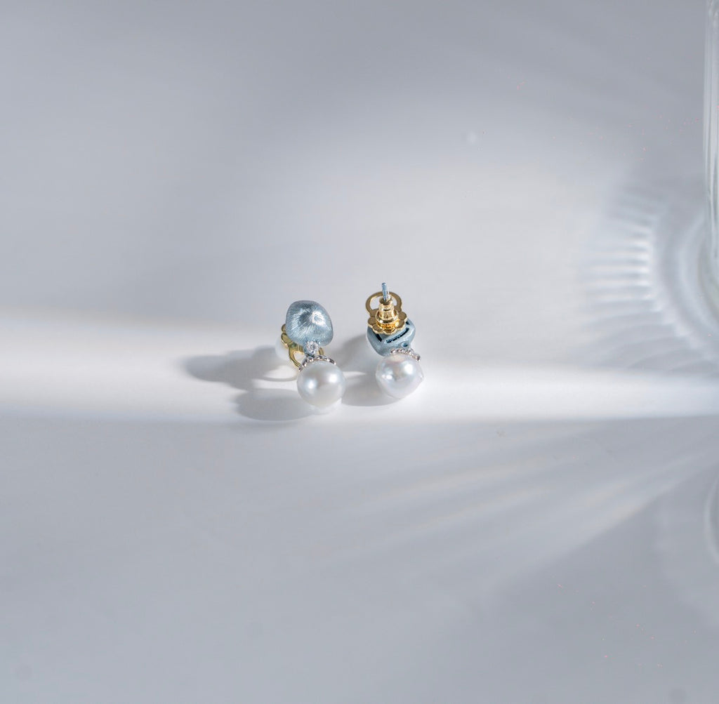 Luna Veil Pearl Earrings